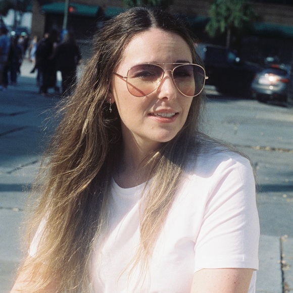 Meet your Posher, Adrienne - Picture 2 of 3